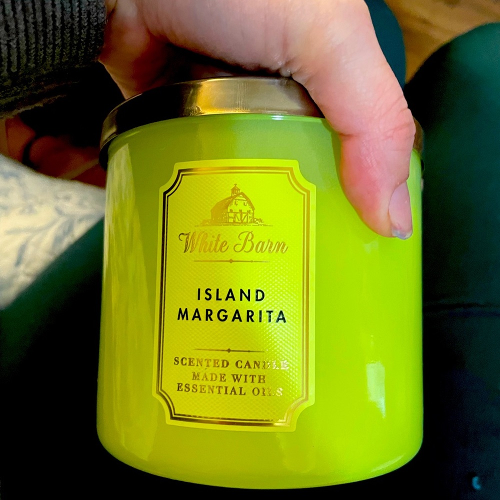 - Selling candle I haven’t ever used